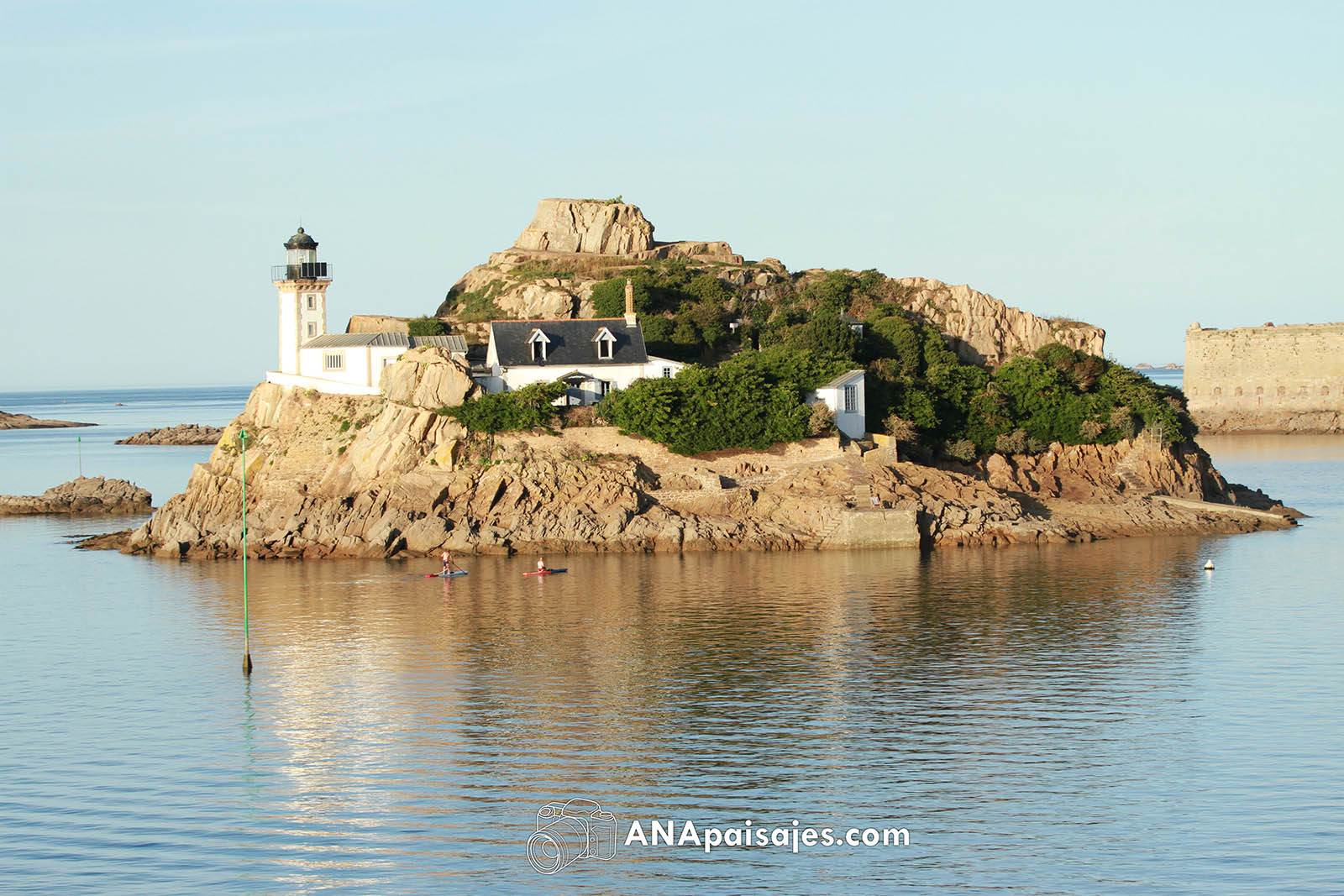 Château de Taureau y Faro de Ille Louet